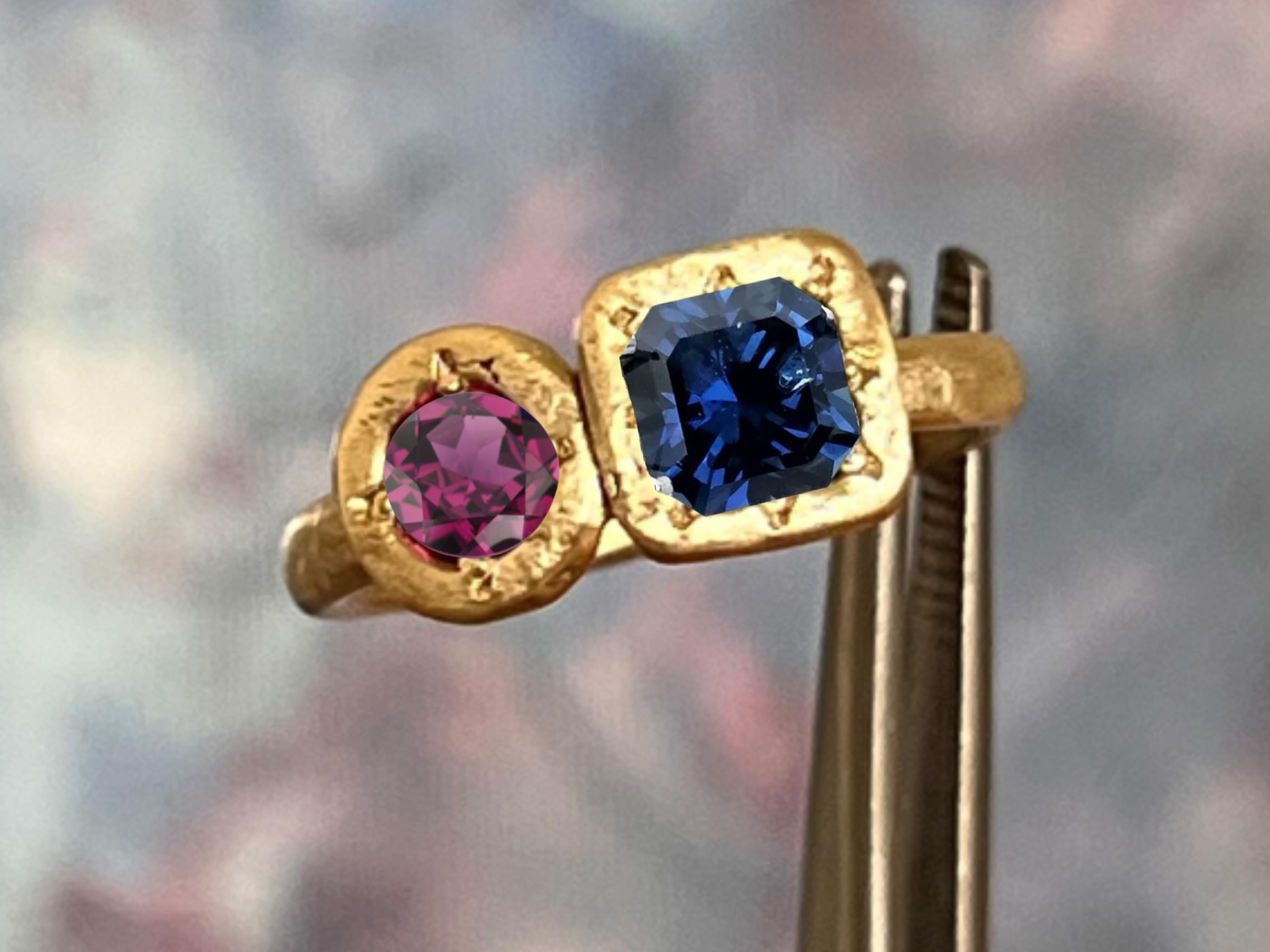Custom ring in 18ct yellow gold with Australian sapphire and rhodolite garnet