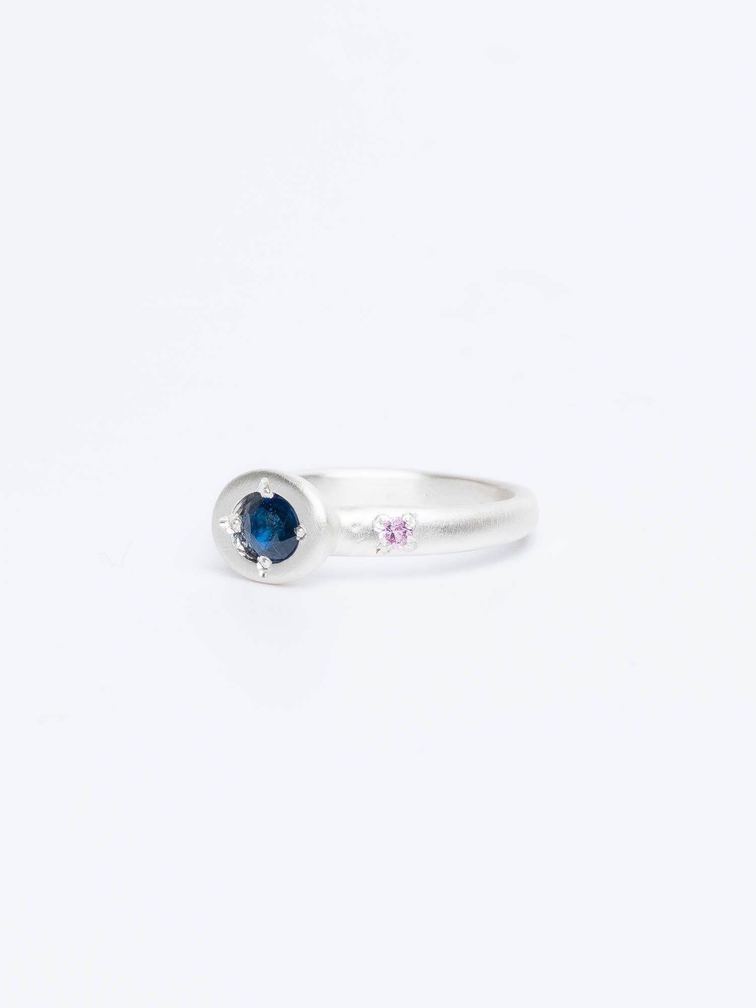 Mia Ring