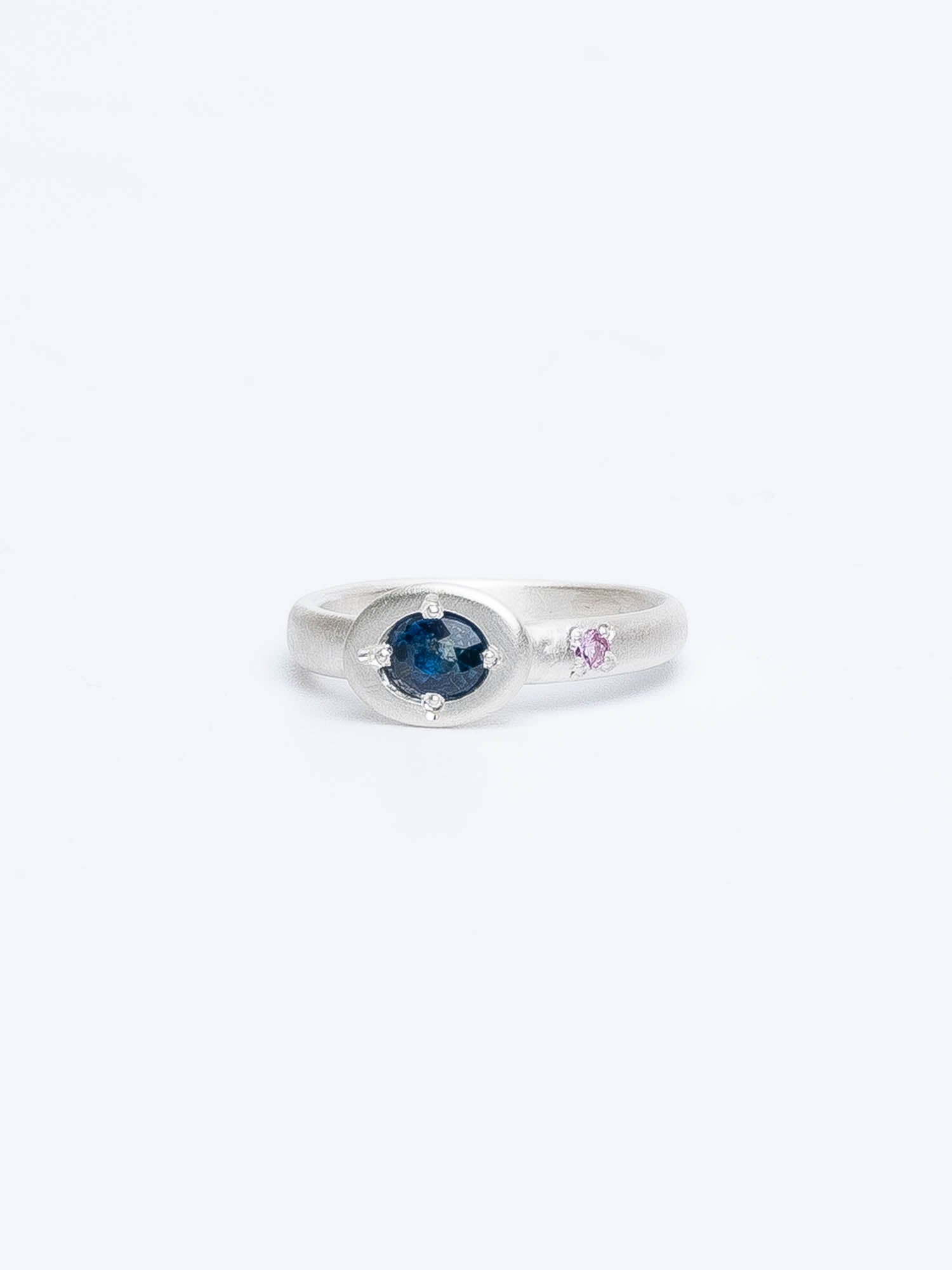 Mia Ring